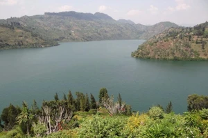 10 hồ nước đẹp ma mị nhưng có thể giết người