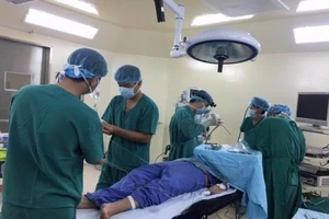 Tưởng chỉ chảy máu cam ai dè u xơ vòm mũi họng