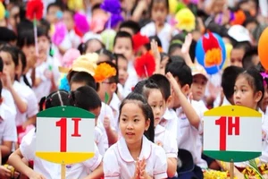 Hà Nội có đường dây nóng phản ánh trường thu chi sai