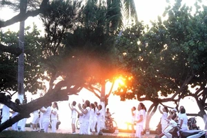 Sôi động thể dục buổi sáng trên bờ biển Nha Trang