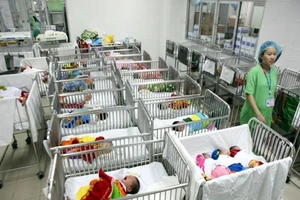 Điều chỉnh mức sinh con, dân được đẻ thoải mái?