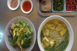 Món mắm 'ngửi thấy ghê, ăn thấy mê' ở xứ sở chùa tháp