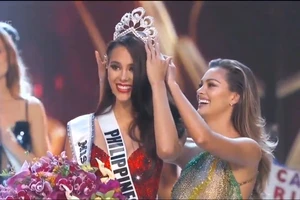 Hoa hậu Hoàn vũ 2018: Việt Nam top 5, Philippines đăng quang