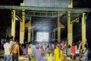 Đi... nghe chiếu bóng