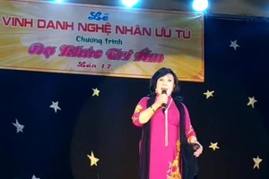 Ở tuổi 70, NS Lệ Thủy vẫn khiến khán giả 'đứng ngồi không yên'