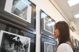  Ngắm chân dung người lao động qua ống kính nữ nhiếp ảnh gia