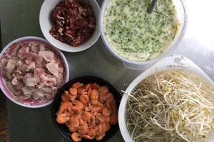 Bánh xèo thịt vịt 'thơm nức mũi, ngon nhức nách' ngày mưa