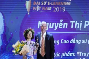 Cô giáo dạy học trò khiếm thính thành đại sứ E-Learning