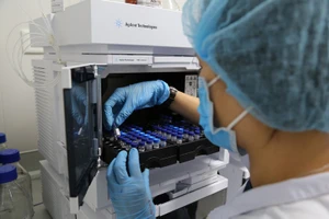 Sản xuất vaccine nanocovax tại công ty Nanogen. Ảnh: Hoàng Giang