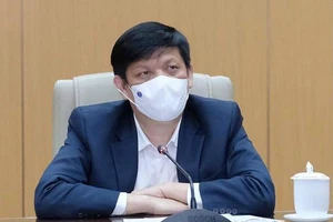 Bộ trưởng Y tế đàm phán trực tuyến với Johnson & Johnson về vaccine 