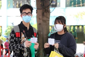 Thí sinh TPHCM tự tin đi xét nghiệm, chuẩn bị thi tốt nghiệp THPT 