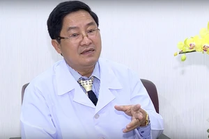 Điều trị bệnh nhân F0: 'Tăng cường sản xuất oxy và trang bị máy trợ thở'