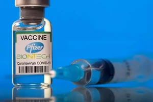 Vì sao cho phép kéo dài hạn dùng thêm 3 tháng với 2 lô vaccine Pfizer?