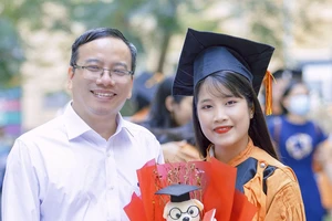 Lời dặn đầy xúc động của thầy giáo gửi cô trò nhỏ trước ngày lên xe hoa