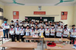 Lại tới “mùa” khoe giấy khen