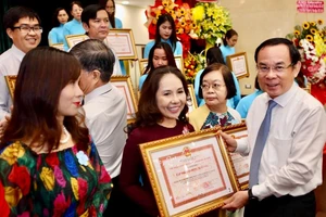 Bí thư Nguyễn Văn Nên: "Một nền giáo dục thực chất mới tạo ra một xã hội phát triển thực chất"