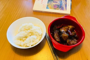 Kho cá thờn bơn Bắc Mỹ nhớ mắm cá dảnh Thanh Khê 