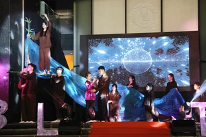 Sinh viên Luật xúc động với Tình mẫu tử 