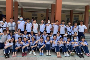 Thủ khoa ĐGNL đợt 1: ‘Sáng nay mới xem điểm và hoảng đến suýt khóc’