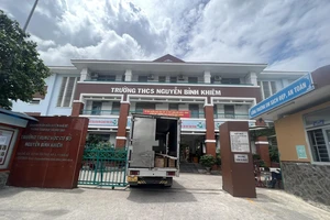 Huyện Nhà Bè: Đình chỉ giáo viên dạy Toán quấy rối học sinh