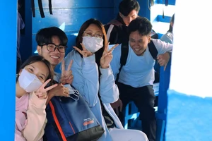 TP.HCM: 42 thí sinh xã đảo Thạnh An vào đất liền để dự thi tốt nghiệp