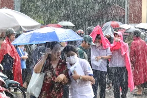 Bánh mì, trà đá và diễm phúc được yêu thương 