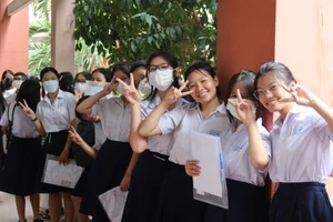 Tuyển sinh bổ sung vào lớp 10 công lập và gì nữa?