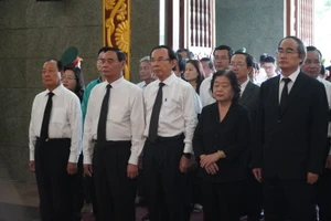 Lãnh đạo Đảng và Nhà nước viếng GS.TS Trần Hồng Quân 