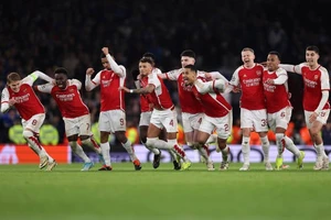 14 năm chờ đợi và vòng tứ kết của Arsenal 