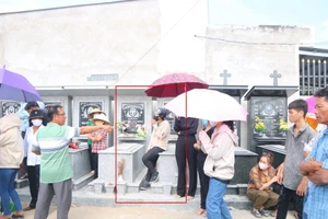 YouTuber, TikToker livestream câu view từ nổi đau của gia đình thanh niên 18 tuổi tự tử