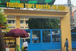 Đi học trễ bị đánh vào mông: Thông cảm nhưng khó chấp nhận! 