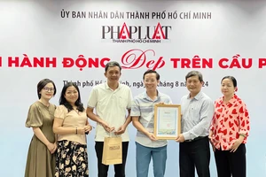Con gái anh Mai Lê Duy Quang, người cứu tài xế trên cầu Phú Mỹ, được nhận học bổng