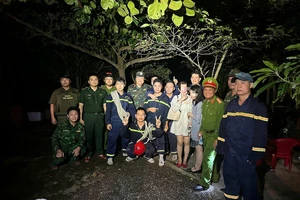 Tìm thấy 2 nữ du khách đi lạc trong đêm ở rừng Sơn Trà