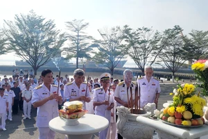 Xúc động cuộc gặp mặt của những chiến sĩ Đoàn tàu không số 