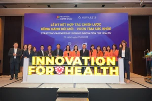 FPT Long Châu hợp tác Novartis mang giải pháp điều trị mới cho người Việt