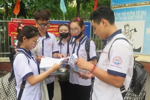 Thi tốt nghiệp THPT 2026: Đề Văn đổi mới, đề Toán không gây bất ngờ