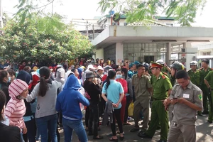 Sau kỳ nghỉ lễ, công nhân ngừng việc tập thể 