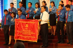 Điều gửi gắm của Bí thư Đinh La Thăng đối với thanh niên