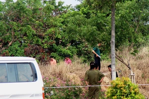 Nghi vấn 1 người nước ngoài chết trong tư thế treo cổ?