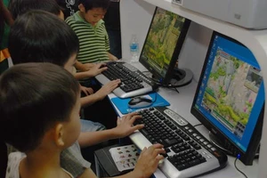 Mẹ sốc nặng khi con gái 10 tuổi nghiện web sex