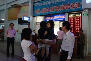 Kẹt xe, hành khách khóc như mưa vì trễ tàu