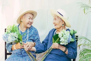 Ngắm các cụ bà ở viện dưỡng lão trình diễn thời trang