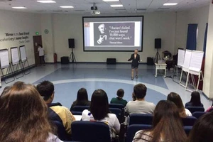 Tôi cần học người như giáo sư mặc quần cộc 