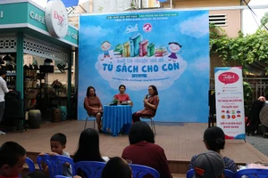 Muốn con đọc sách, mẹ đã 'quăng' chiếc tivi ra khỏi nhà