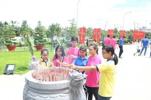 Hành trình đến địa chỉ đỏ