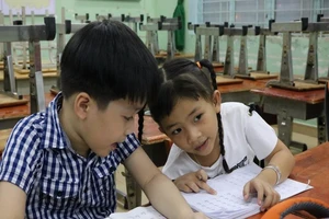 Ngày đầu Ngọc Hân đến lớp học