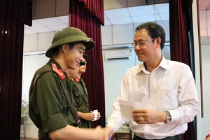 Đoàn đại biểu TP.HCM thăm hỏi, động viên các tân binh