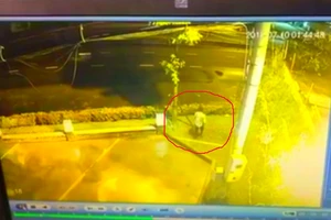 Camera ghi cảnh công nhân vào công ty trộm gần trăm triệu