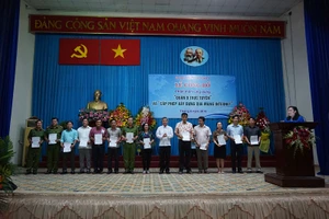 Quận 9 tiếp nhận tin báo về trật tự đô thị qua điện thoại