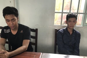 Bắt 3 người làm giả con dấu, bằng cấp